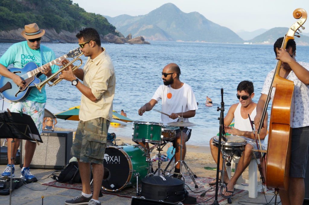 El Miraculoso Samba Jazz - Praia Vermelha | Foto divulgação | About Rio