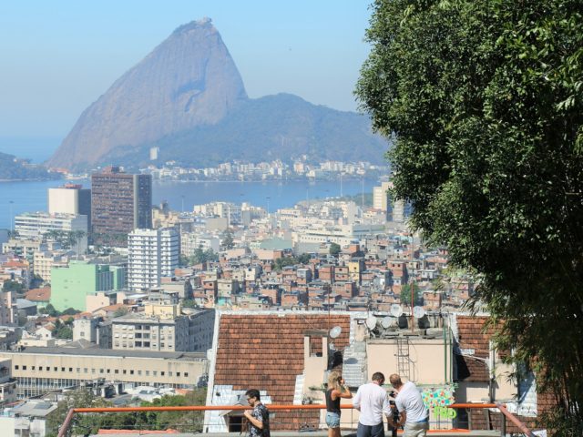 Visite espaços culturais do Rio de onde estiver